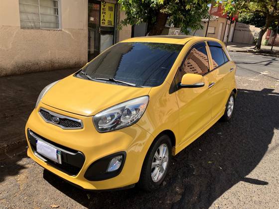 KIA PICANTO 1.0 EX 12V FLEX 4P AUTOMÁTICO KIA PICANTO 1.0 EX 12V FLEX 4P AUTOMÁTICO